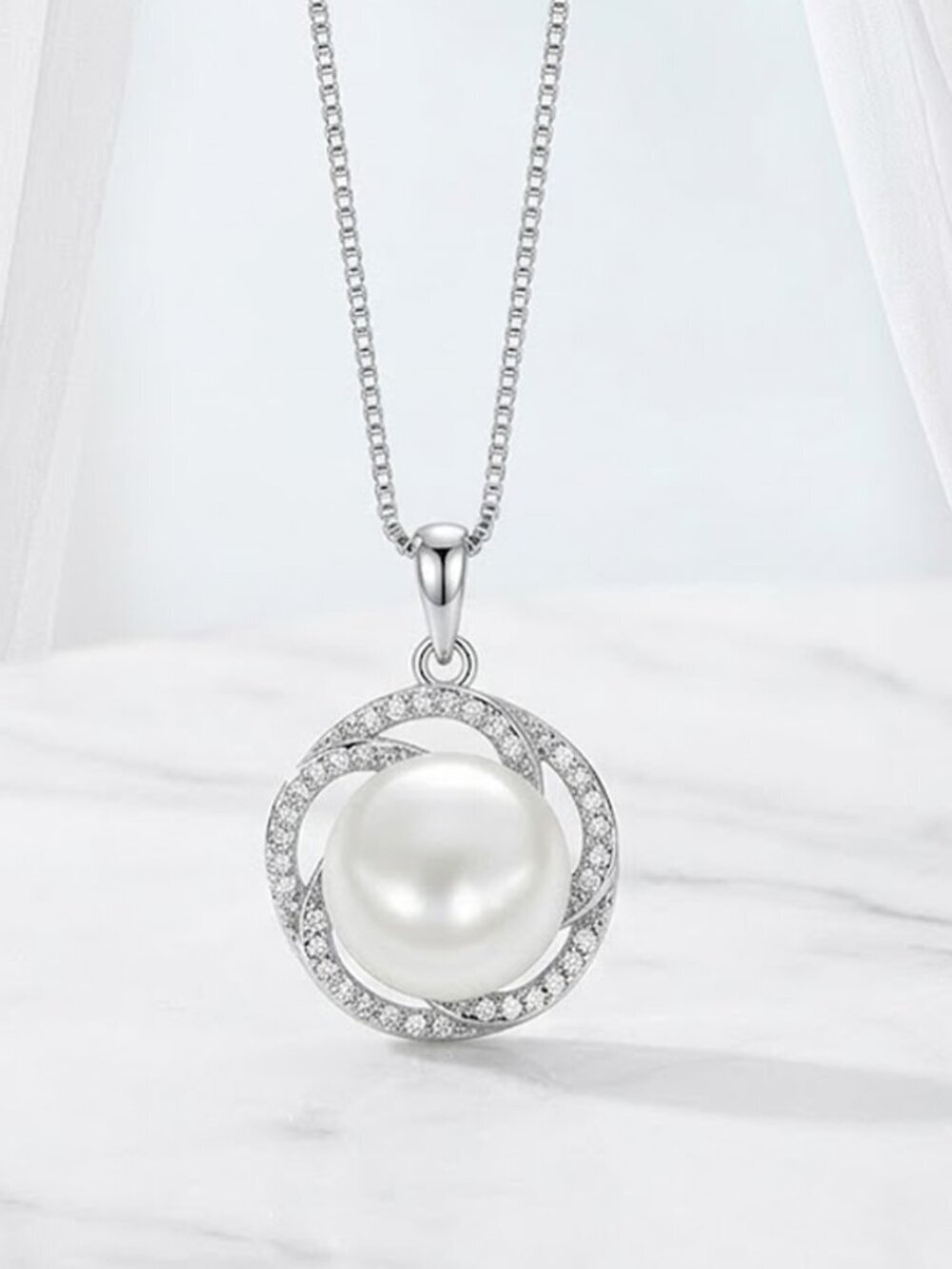 Ladies Elegant Platinum Pearl Necklace